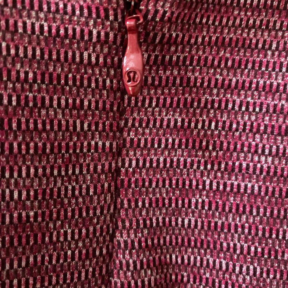 Lululemon 1/2 zip Size 8 EUC - Picture 5 of 5